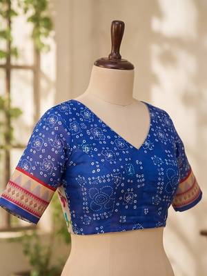 Royal blue linen bandhani digital print bollywood saree 5