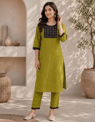 Women's new stylish green  cotton blend straight kurta with pants and embroidered yoke 1