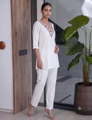 Women new white solid kurta pant set with heavy neck embroidery 2