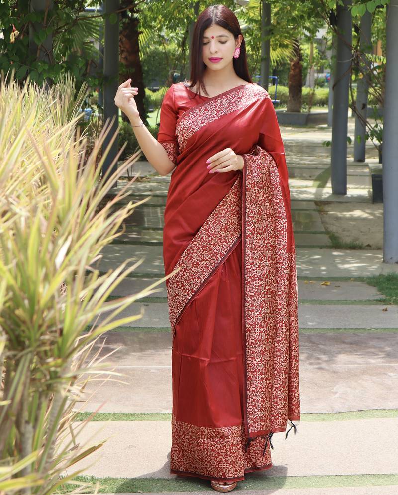 Women red Art silk handloom saree