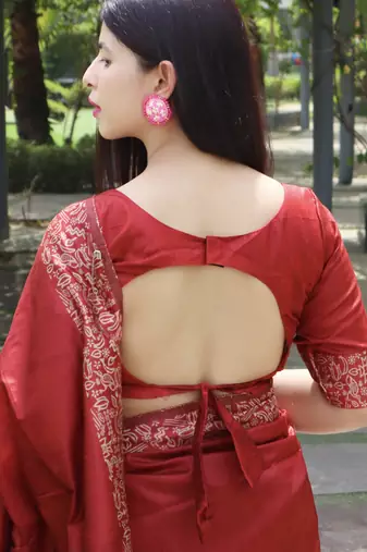 Women red Art silk handloom saree
