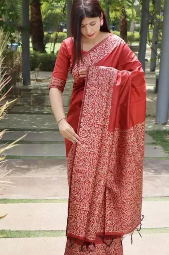 Women red Art silk handloom saree
