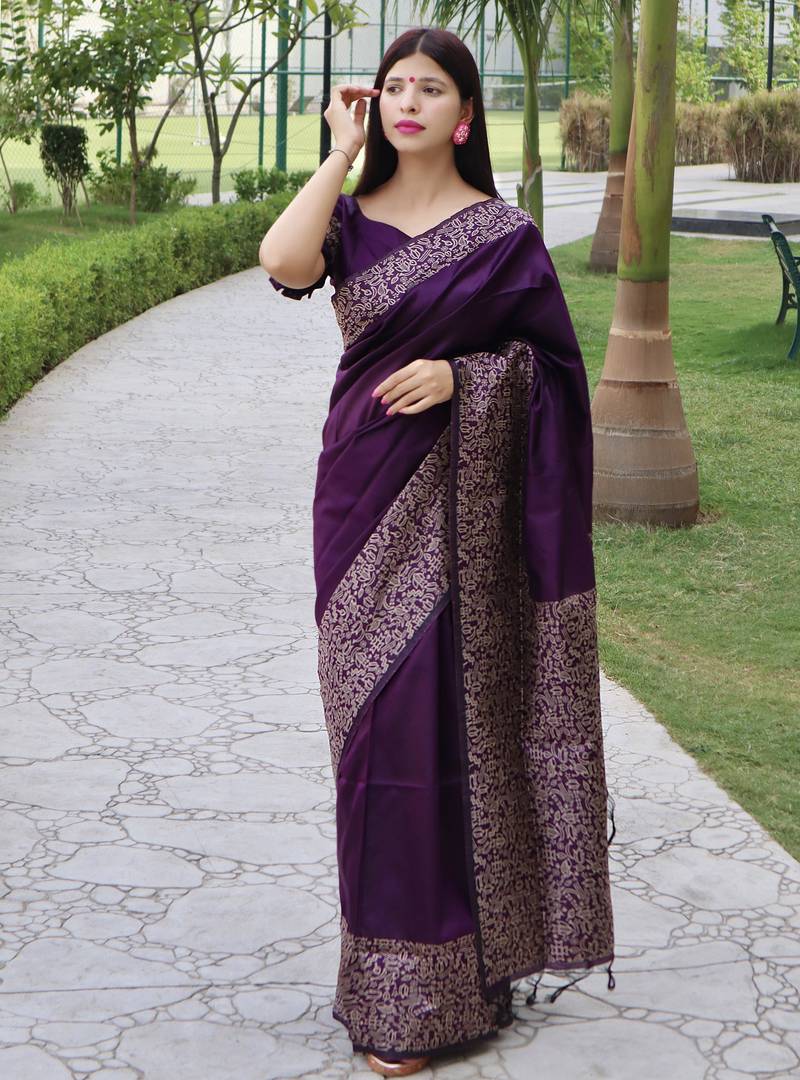 Women wine Art silk handloom saree