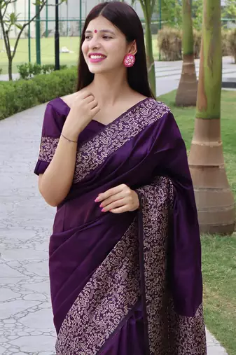 Women wine Art silk handloom saree