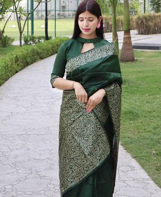 Women green Art silk handloom saree 4