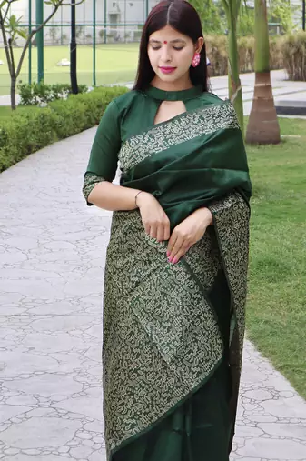 Women green Art silk handloom saree