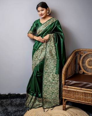 Women dark green Art silk handloom saree 1