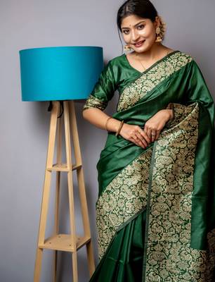 Women dark green Art silk handloom saree 3