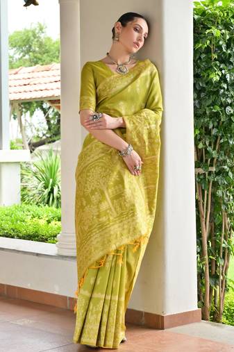 Women light green Art silk handloom saree