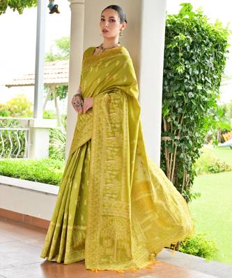 Women light green Art silk handloom saree 4