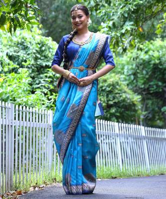 Women blue Art silk handloom saree 1