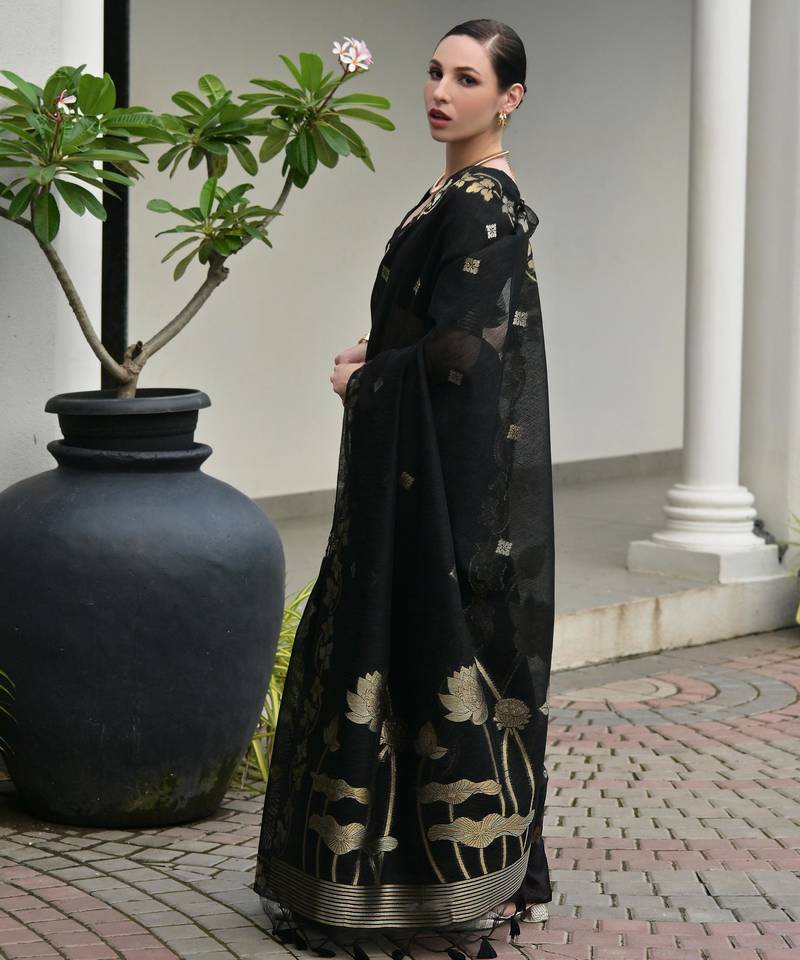 Women green linen silk blend handloom saree