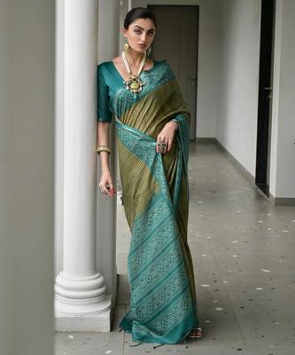 Women green Art silk handloom saree 4