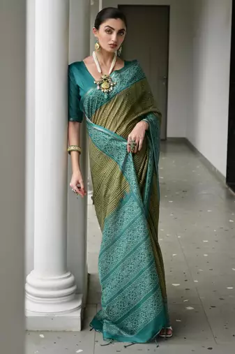 Women green Art silk handloom saree