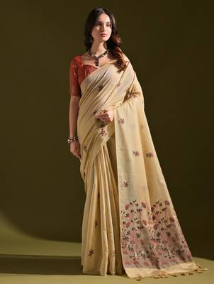 Women beige cotton handloom saree 1