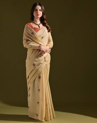 Women beige cotton handloom saree 2