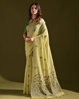 Women light yellow cotton handloom saree 1