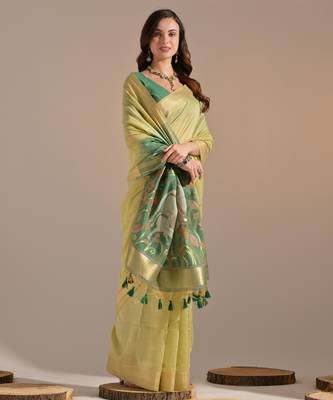Women yellow cotton handloom saree 3