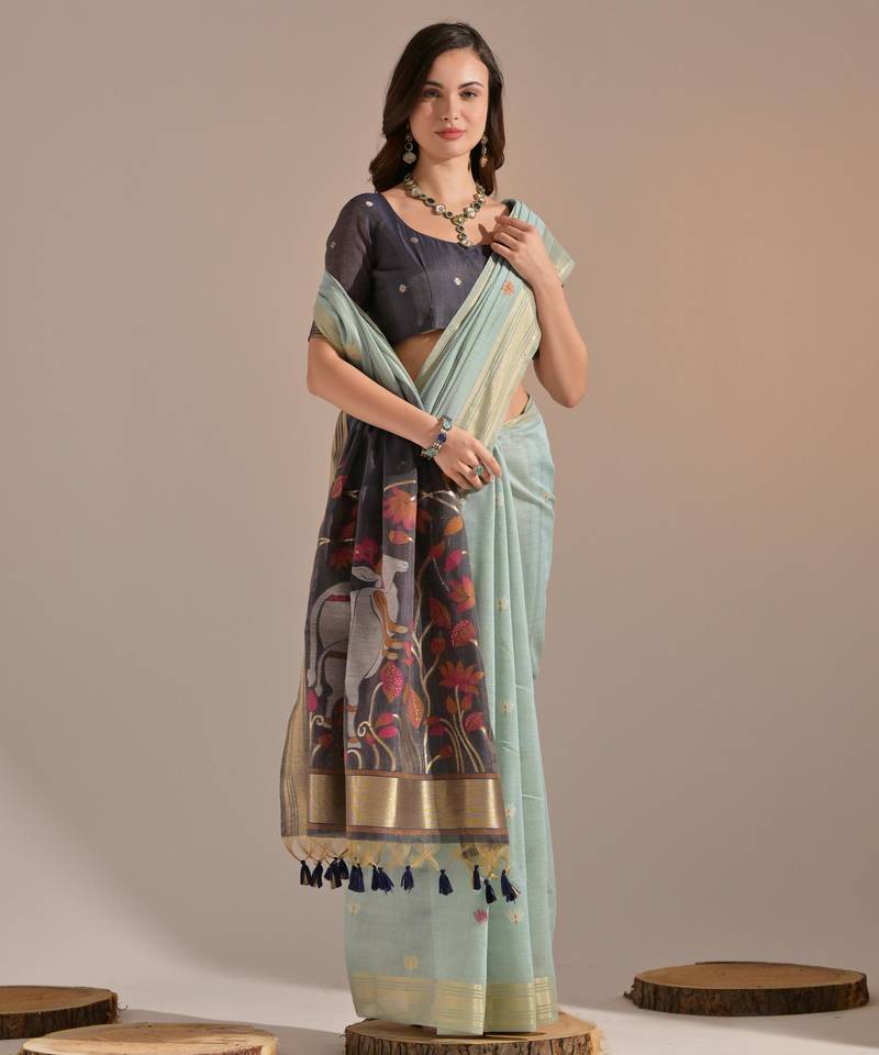 Women grey cotton handloom saree