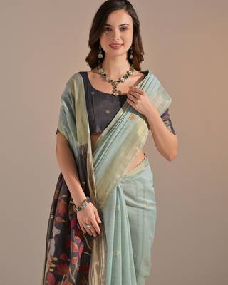 Women grey cotton handloom saree 3