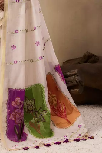 Women cream cotton handloom saree