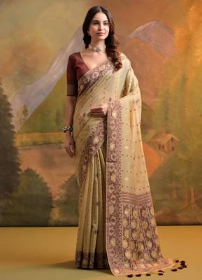 Women beige cotton handloom saree 1