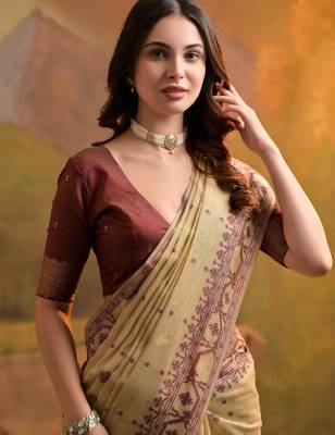 Women beige cotton handloom saree 3