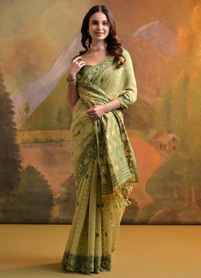 Women light pista cotton handloom saree 2