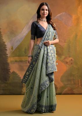 Women light green cotton handloom saree 3