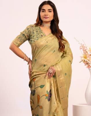 Women pista cotton handloom saree 1