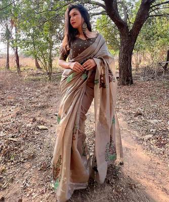 Women grey Art silk handloom saree 1