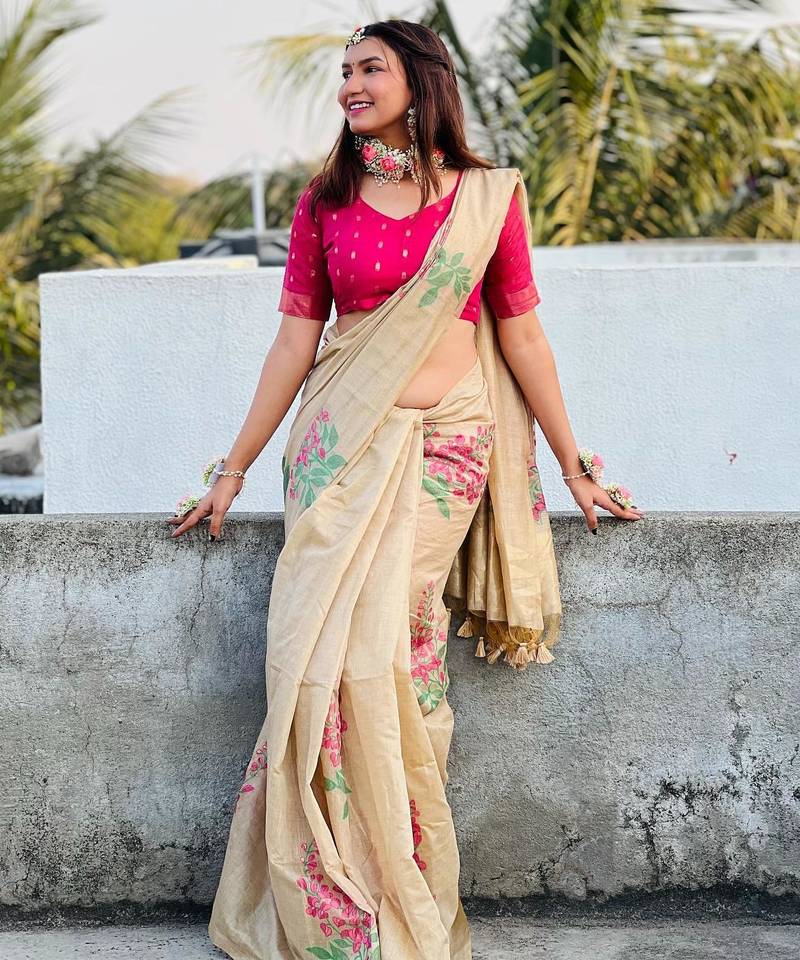 Women beige Art silk handloom saree
