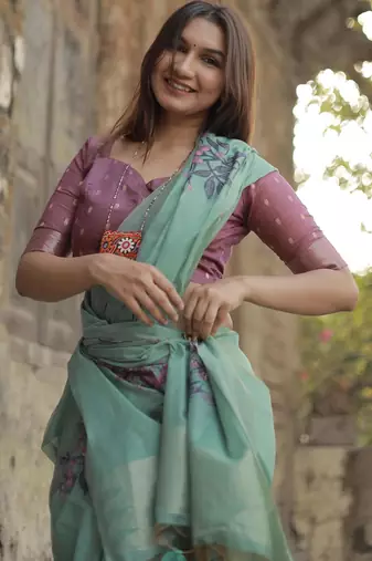 Women rama Art silk handloom saree