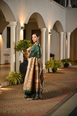 Women green Art silk handloom saree 2