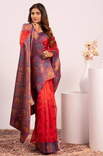 Women red Art silk handloom saree