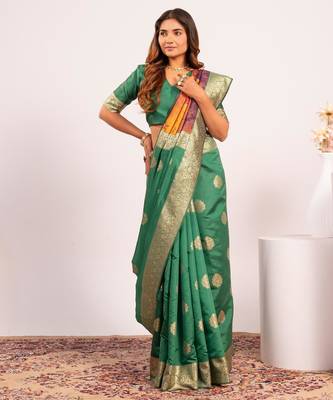 Women green Art silk handloom saree 1