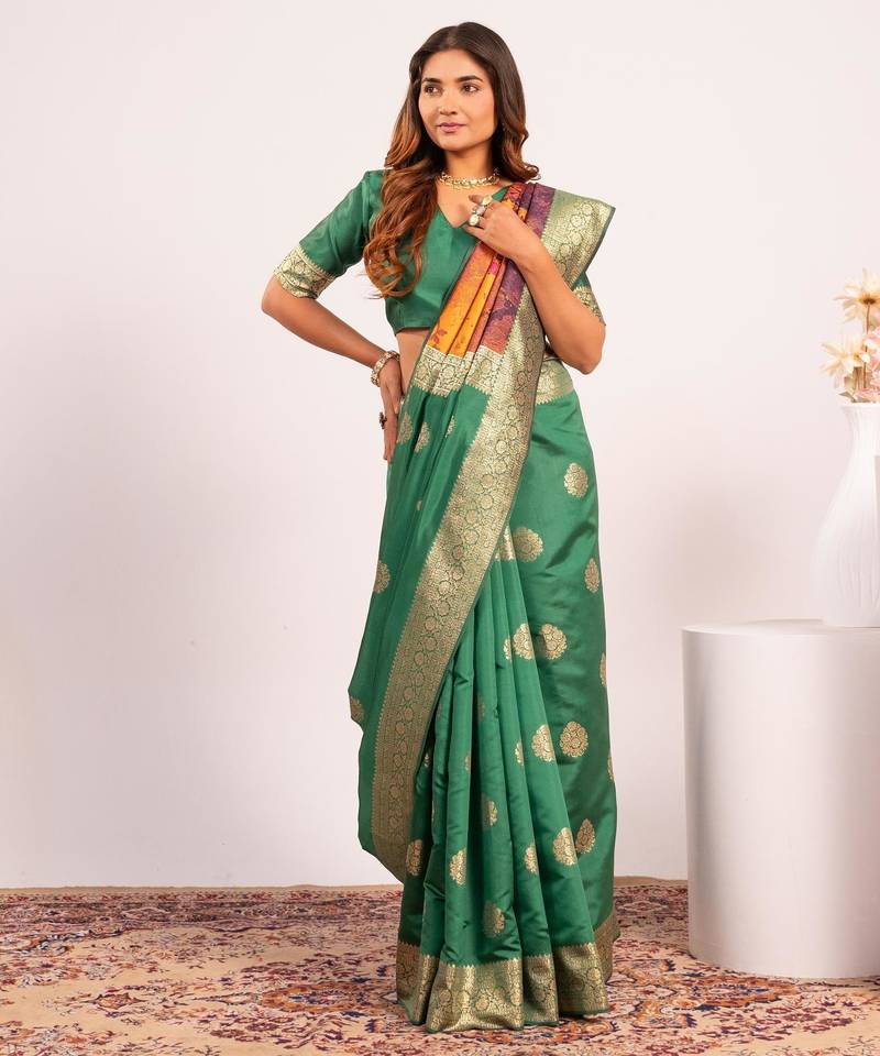 Women green Art silk handloom saree