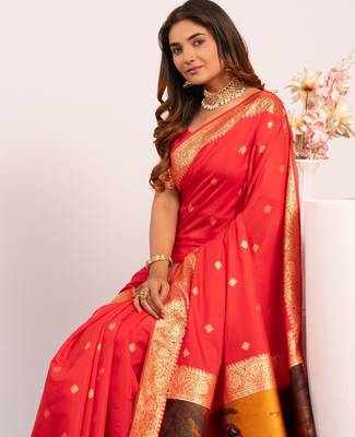 Women red Art silk handloom saree 2