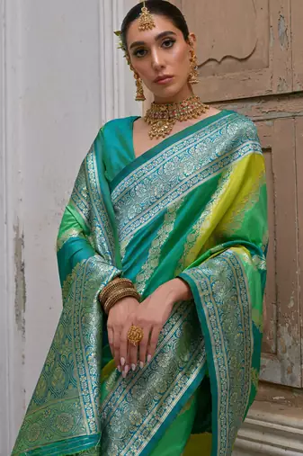 Women green Art silk handloom saree