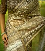 Women mehndi art silk handloom saree