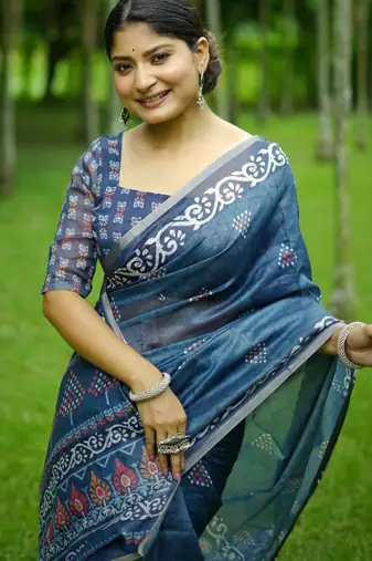 Women blue art silk handloom saree