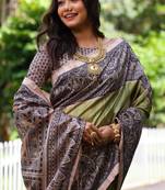 Women green art silk handloom saree