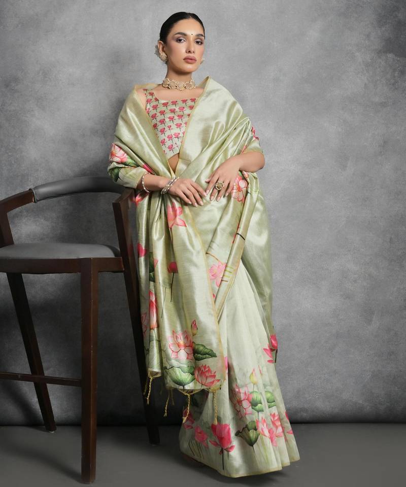 Women pista art silk handloom saree