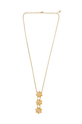 Golden triple drop flower pendant necklace