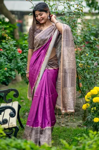 Women wine art silk handloom saree
