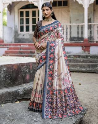 Women black art silk handloom saree 1