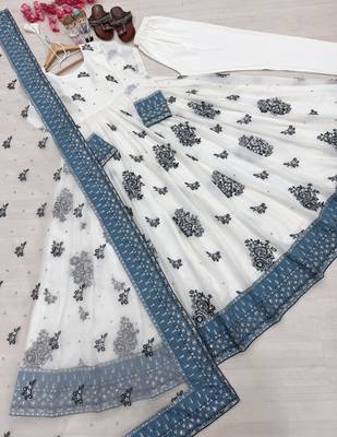 White Anarkali Suit Set Beautiful Gown With Dupatta 2