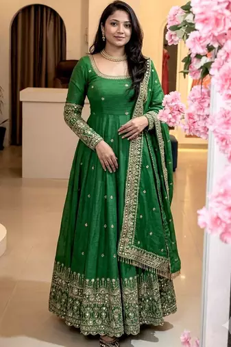 Green crunchy silk straight salwar kameez dupatta set