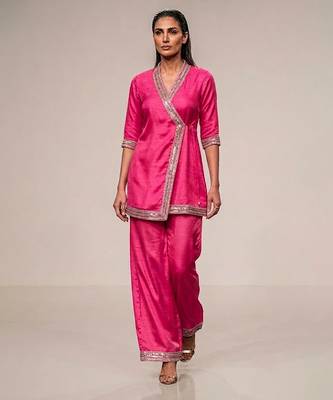 Fuchsia pink embroidered gazi silk kurta set 1