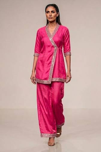 Fuchsia pink embroidered gazi silk kurta set